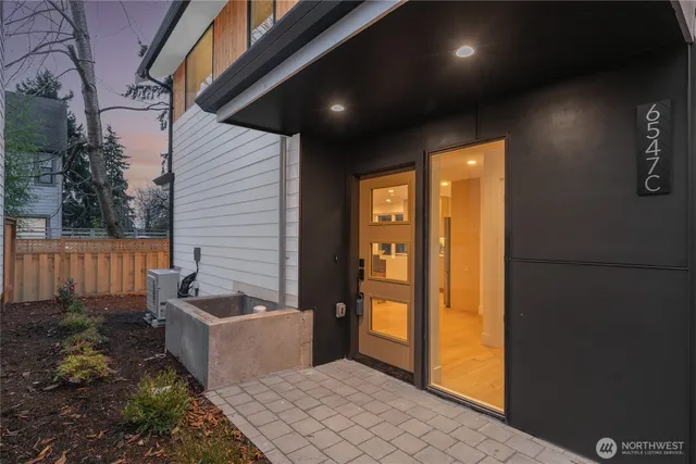 $755,000 | 6547 11th Avenue Northwest, Unit C, Seattle, WA 98117