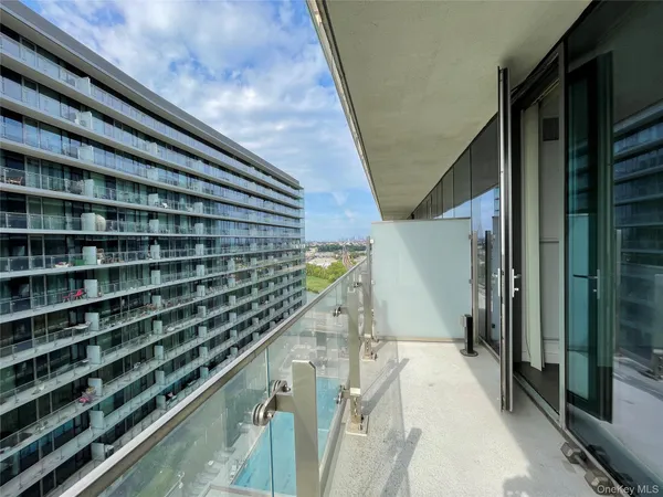 $2,900 | 131-05 40 Road, Unit 18T | Flushing