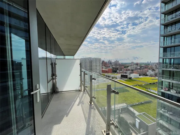 $2,900 | 131-05 40 Road, Unit 18T | Flushing