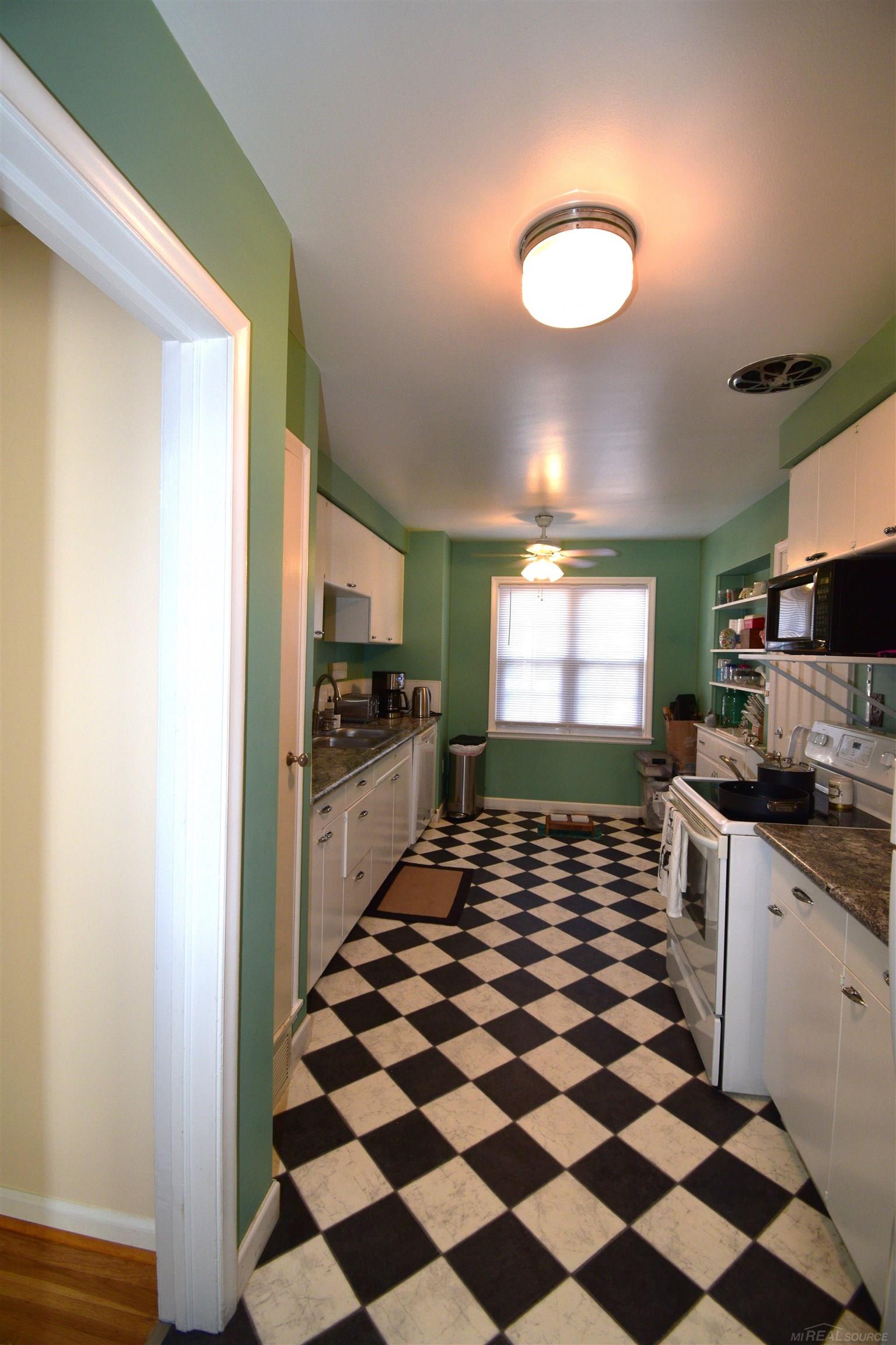 855 Harcourt Road Grosse Pointe Park, MI 48230 - Photo 30 of 68