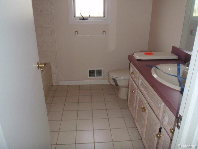 75360 True Road Armada, MI 48005 - Photo 13 of 19 PB120031 (1)