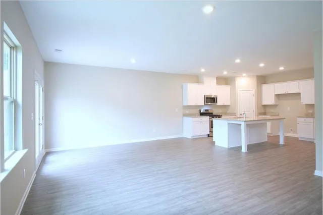 $2,600 | 6148 Lanier Harbor Landing, Buford, GA 30518