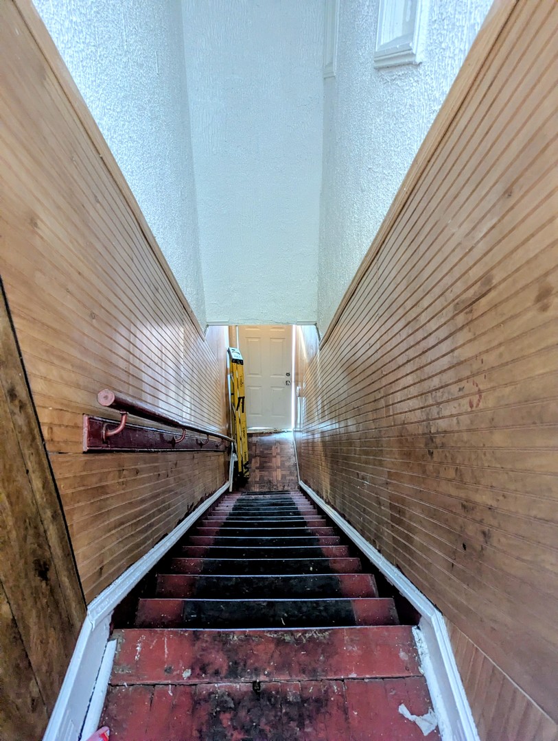 4805 South Elizabeth Street Chicago, IL 60609 - Photo 14 of 18 a view of entryway