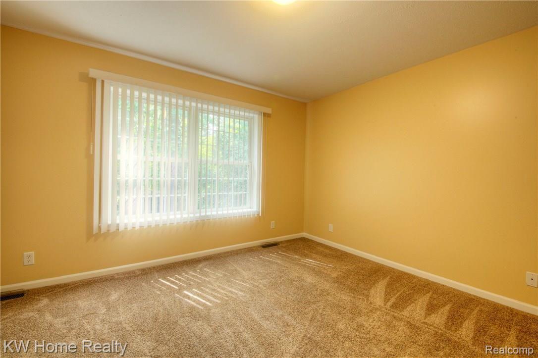 23903 Berg Road Southfield, MI 48033 - Photo 42 of 55 930A1216_7_8.jpg