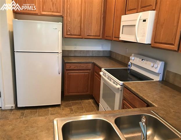4183 Diamond Ridge View Colorado Springs, CO 80918 - Photo 10 of 24