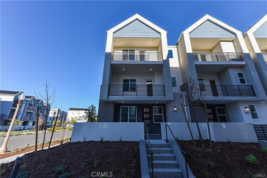 258 Sash Irvine, CA 92618 - Photo 2 of 23
