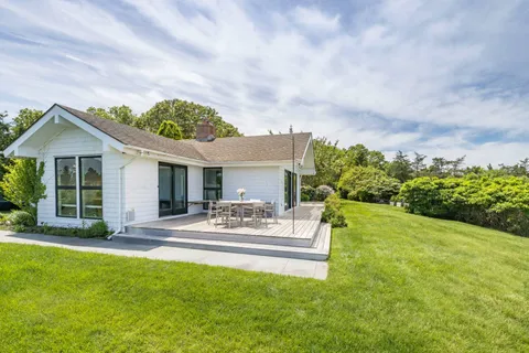 $3,995,000 | 18 Island Road, East Hampton, NY 11937