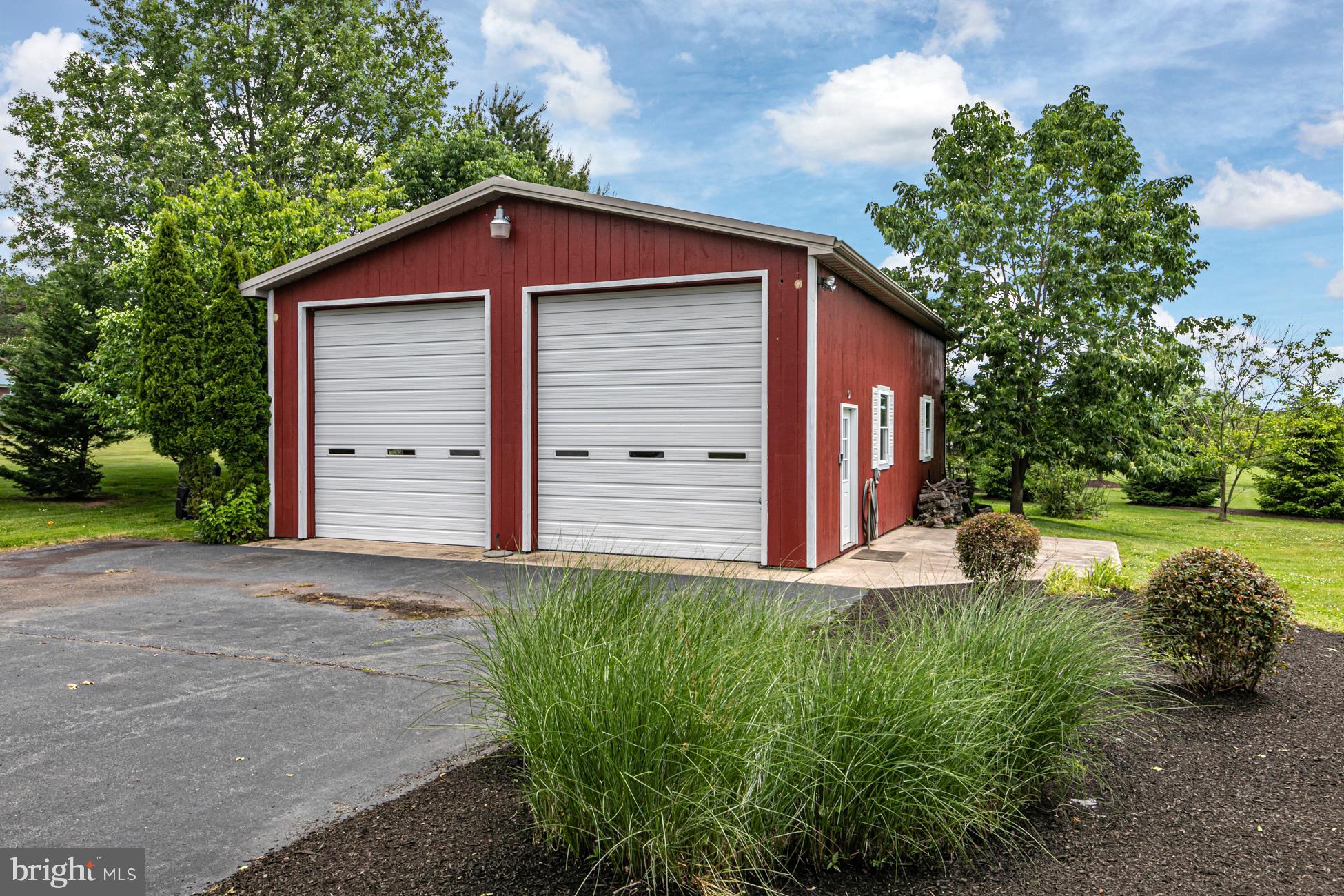 74 Burd Road Pennington, NJ 08534 - Photo 5 of 32
