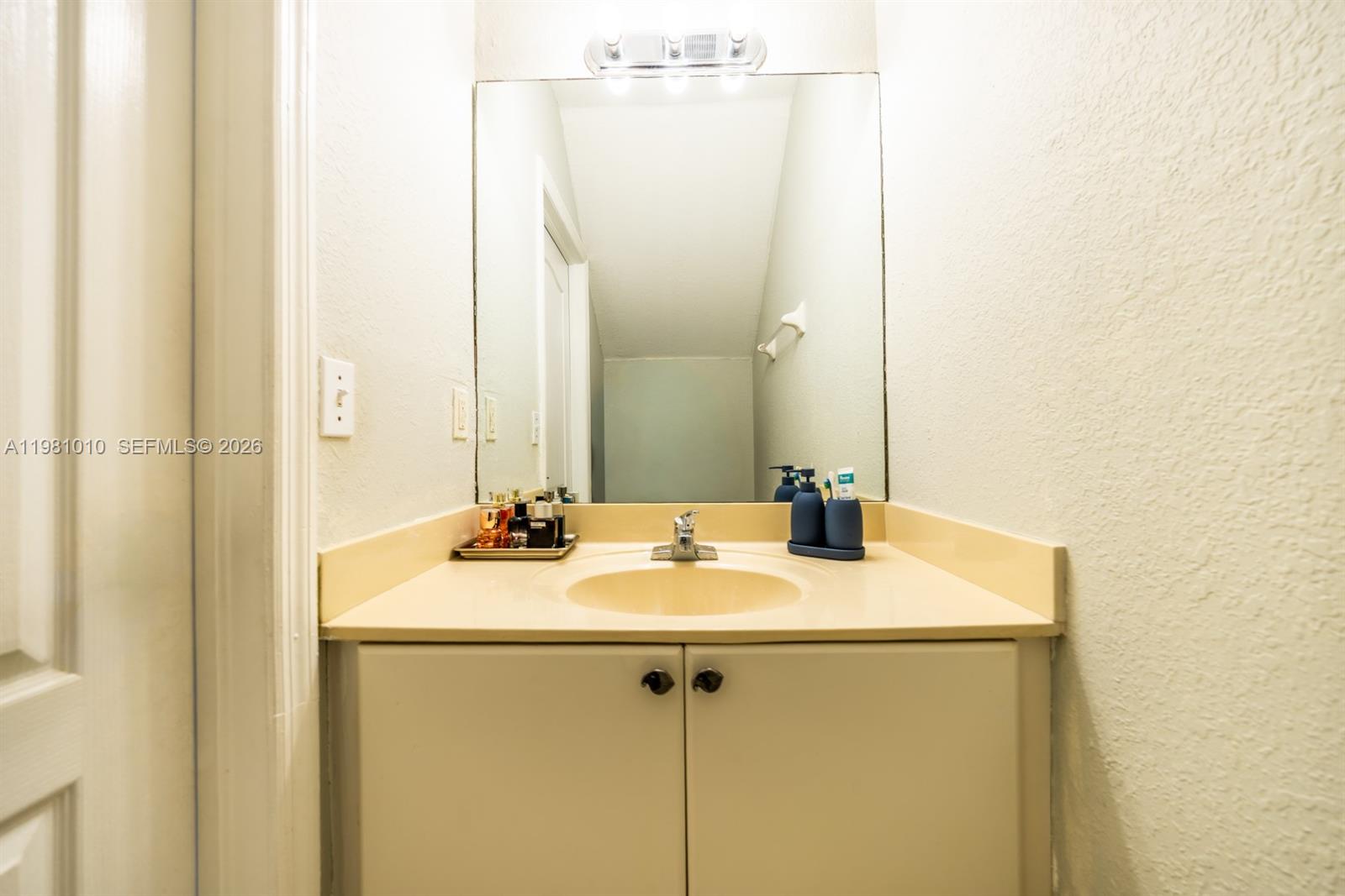 Hialeah Hialeah, FL 33018 - Photo 10 of 26