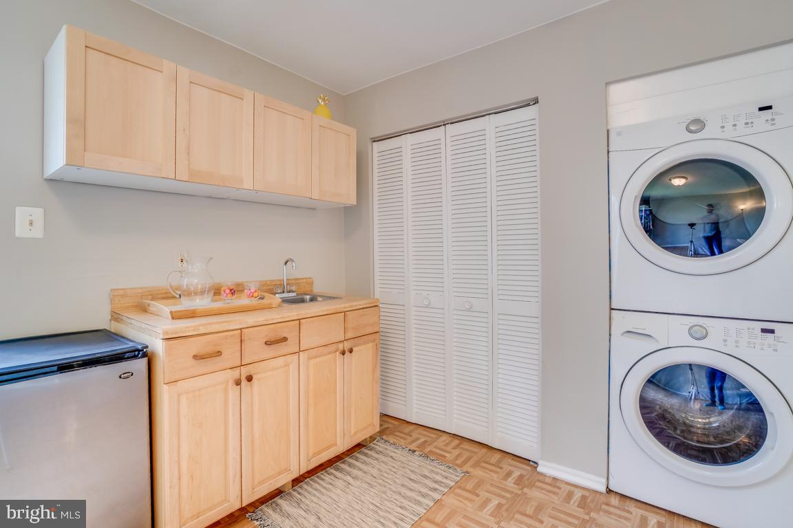 7314 Fountain Spring Court Springfield, VA 22150 - Photo 13 of 26 Entertain, enjoy a fourth bedroom or rent out!