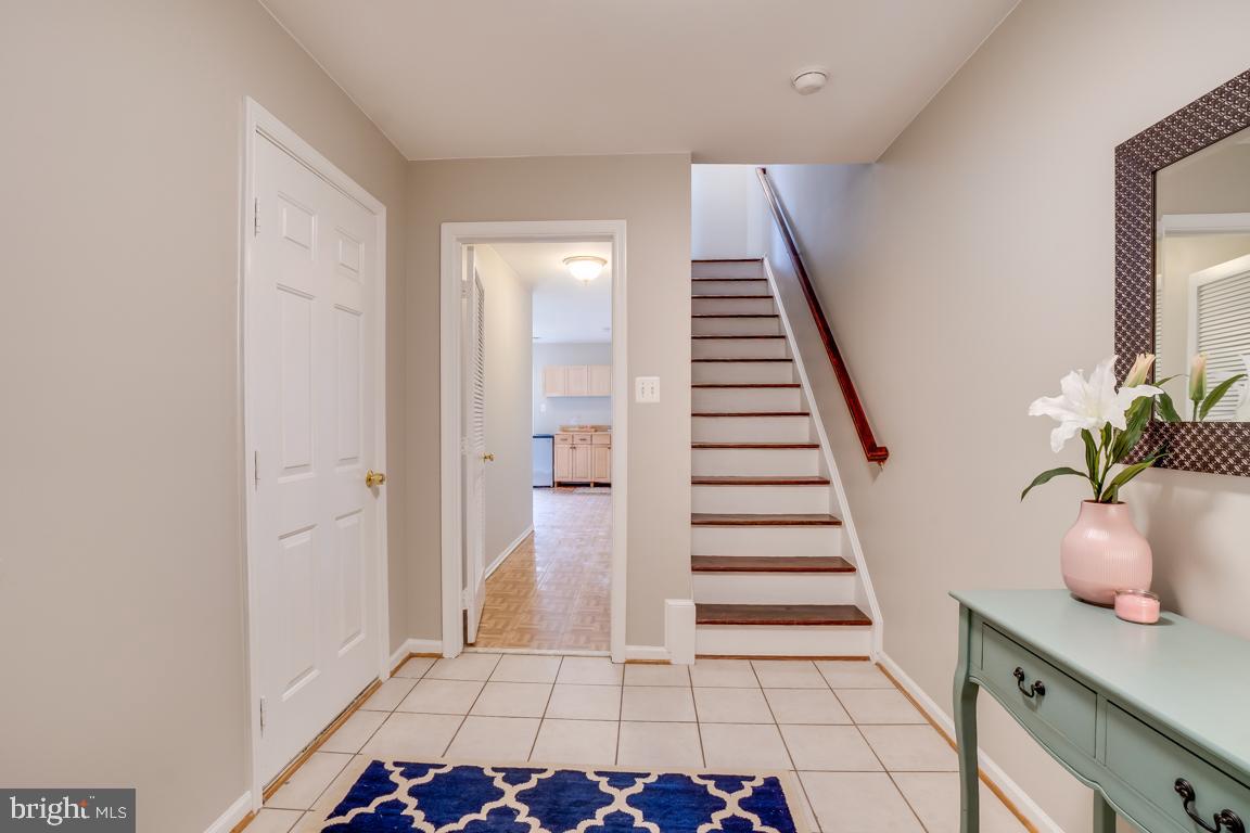 7314 Fountain Spring Court Springfield, VA 22150 - Photo 3 of 26 Extra Large Inviting Foyer
