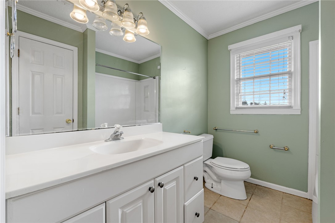 402 Little John Trail Anderson, SC 29621 - Photo 17 of 26 Hall bathroom