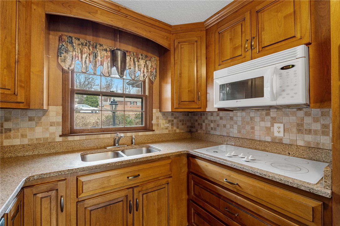 402 Little John Trail Anderson, SC 29621 - Photo 8 of 26