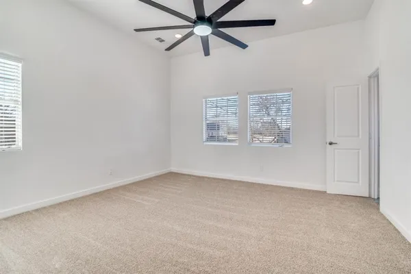 $379,000 | 610 East Tyler Street, Ennis, TX 75119