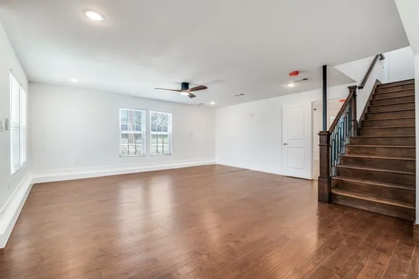 $379,000 | 610 East Tyler Street, Ennis, TX 75119