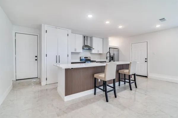 $379,000 | 610 East Tyler Street, Ennis, TX 75119