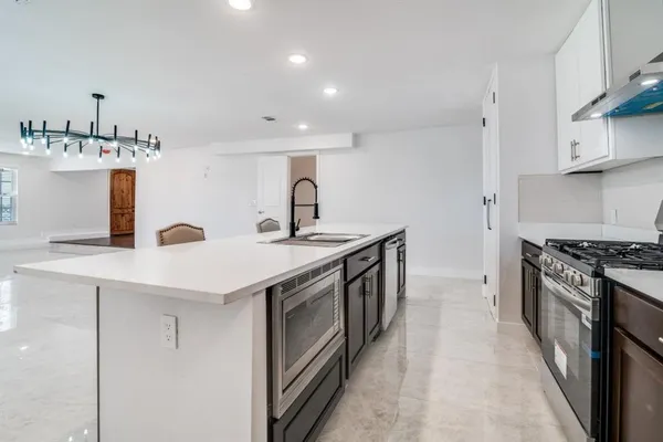 $379,000 | 610 East Tyler Street, Ennis, TX 75119