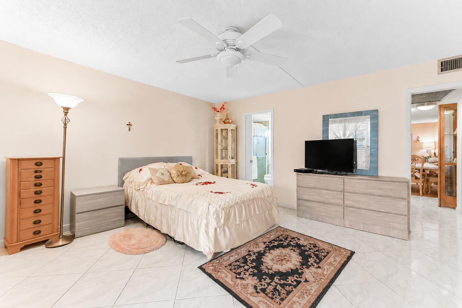1069 Cornwall East Boca Raton, FL 33434 - Photo 12 of 44 ChatGPT Image Jul 4, 2026, 07_20_20 AM