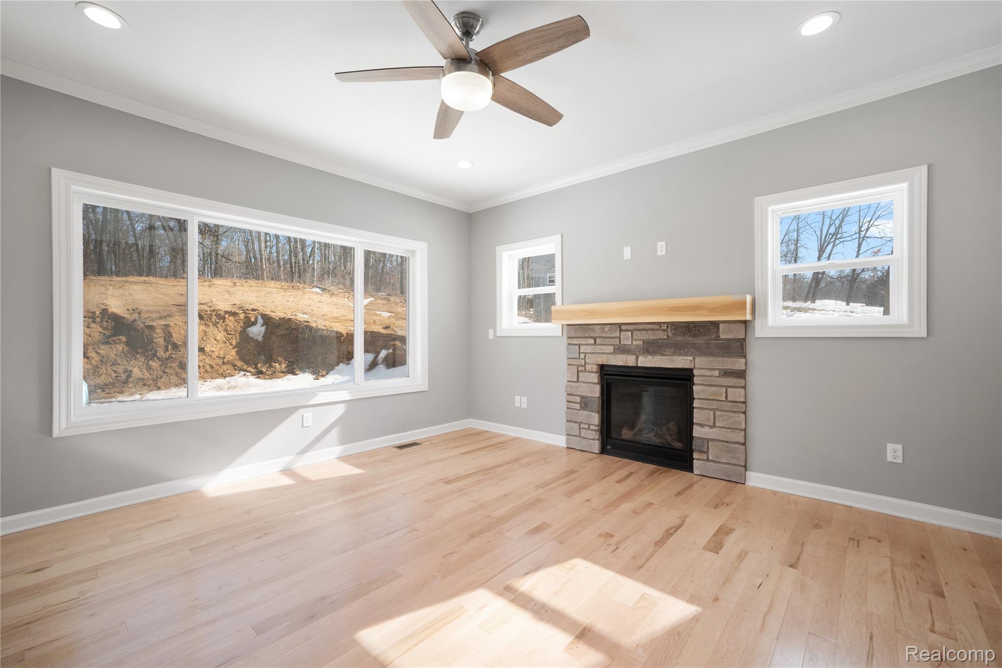 16085 Catalpa Ridge Holly, MI 48442 - Photo 4 of 40 4.jpg