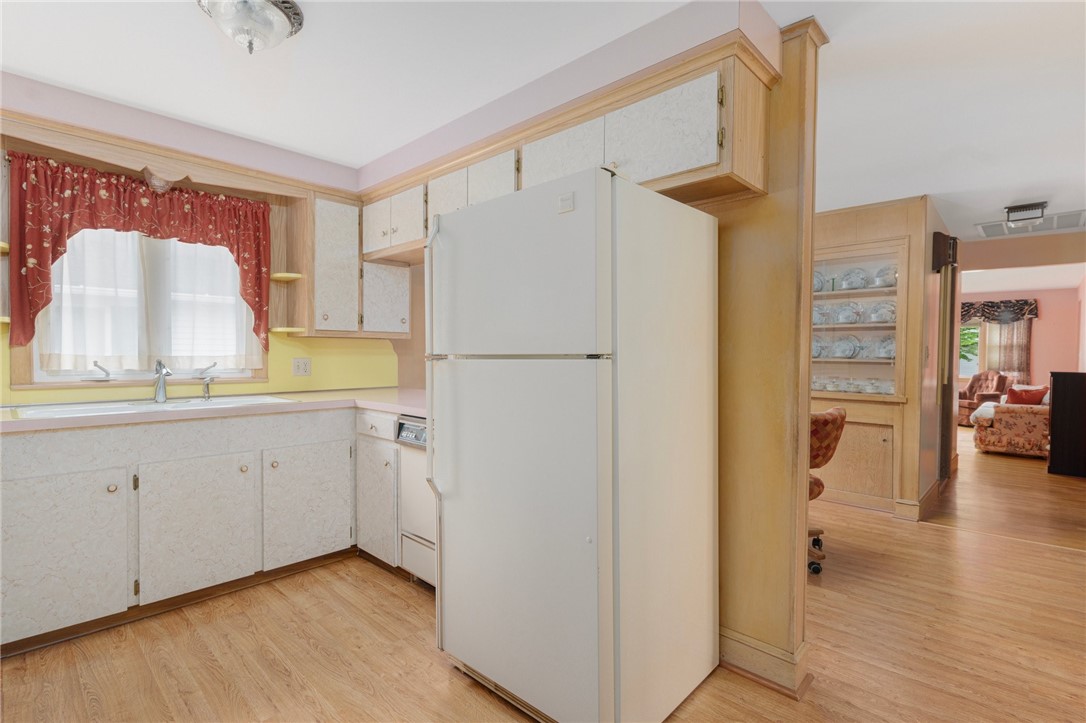 20 Loxley Road Providence, RI 02908 - Photo 8 of 23 Gallery Image 8