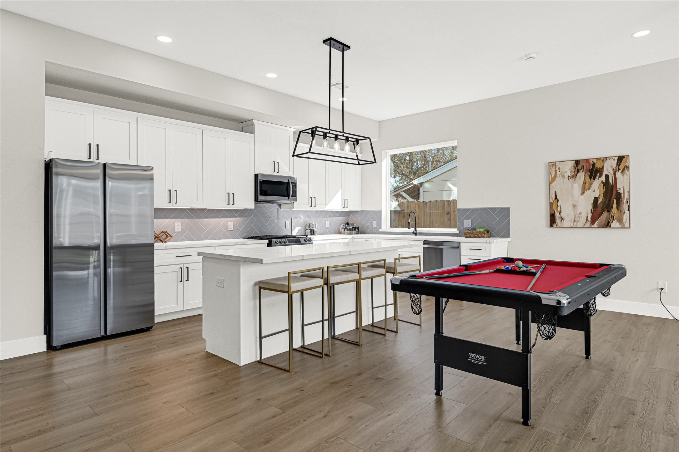 6835 Weston Street, Unit B Houston, TX 77021 - Photo 5 of 16 Kitchen and Pool Table