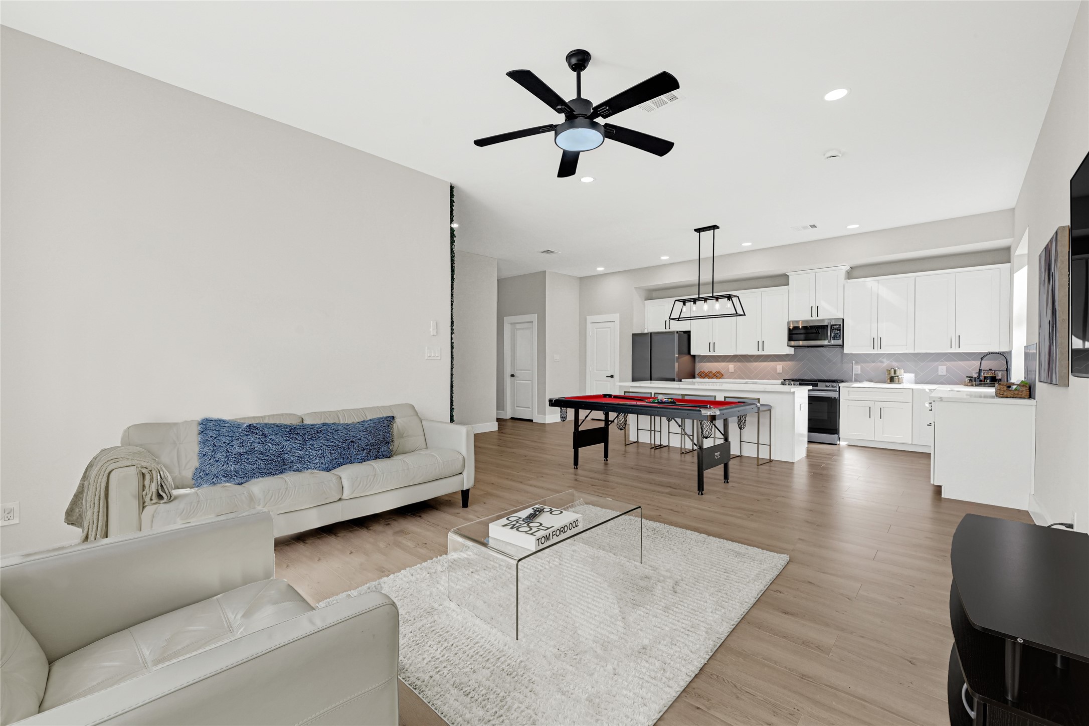 6835 Weston Street, Unit B Houston, TX 77021 - Photo 8 of 16 Living Area and Kitchen View