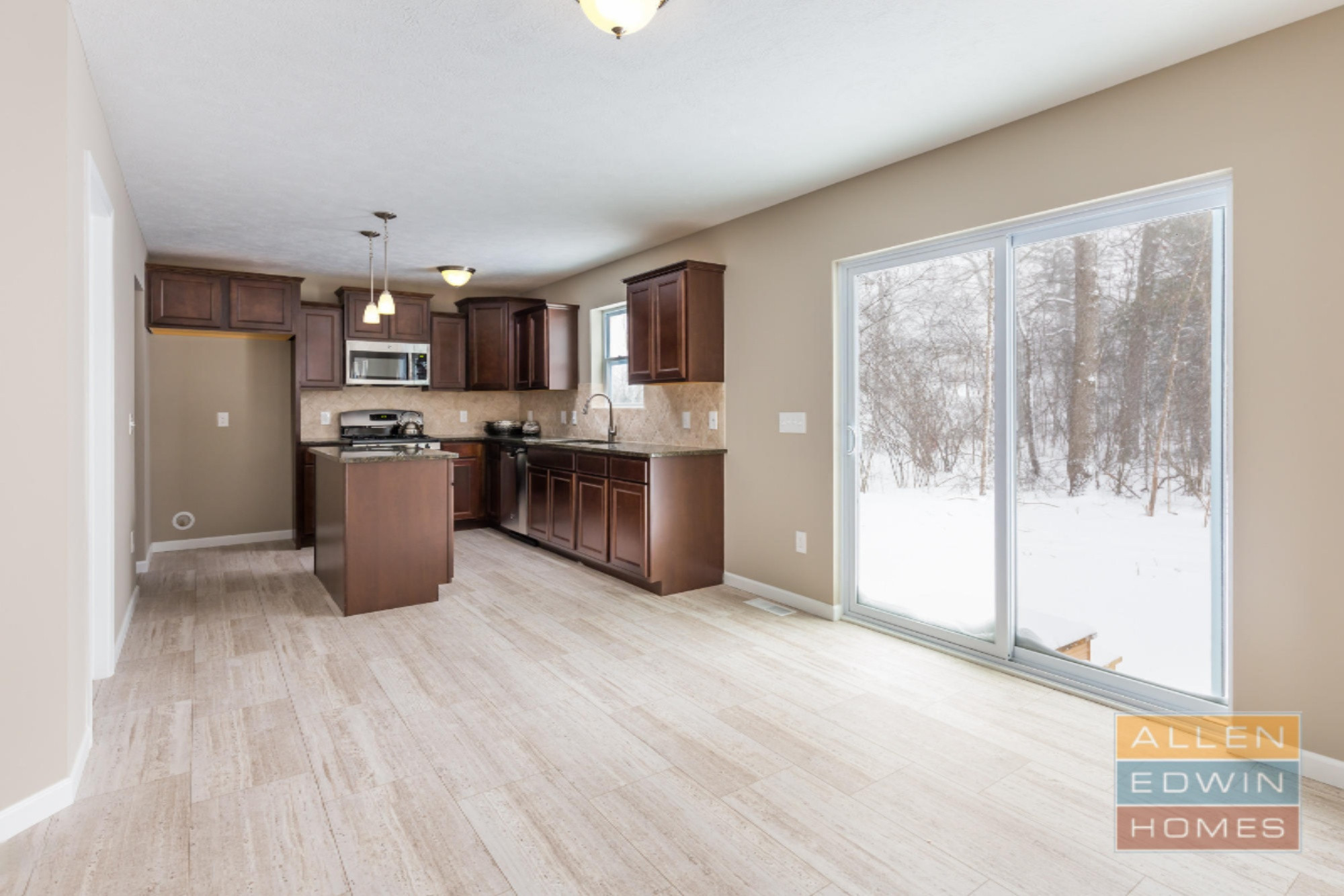 14416 Manor Road Grand Haven, MI 49417 - Photo 8 of 26 Dining BGW039-E2070-5