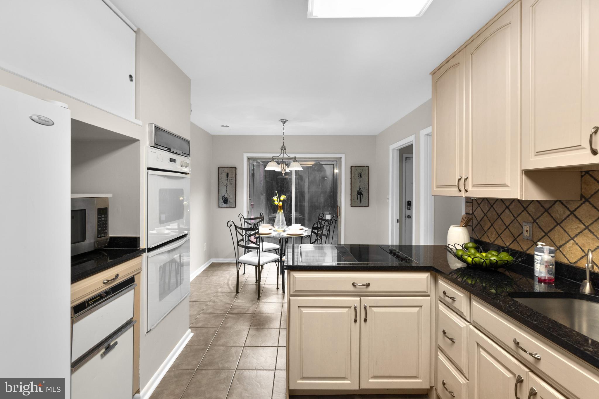7209 Denberg Road Baltimore, MD 21209 - Photo 15 of 49 Kitchen
