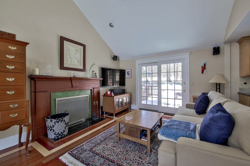 9 Schofield Road Chelmsford, MA 01824 - Photo 3 of 21 Gallery Image 3