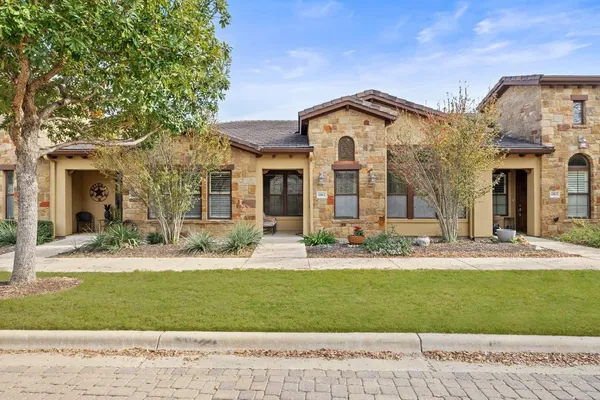 $3,200 | 108-2 Rivalto Circle, Unit 2, Lakeway, TX 78734