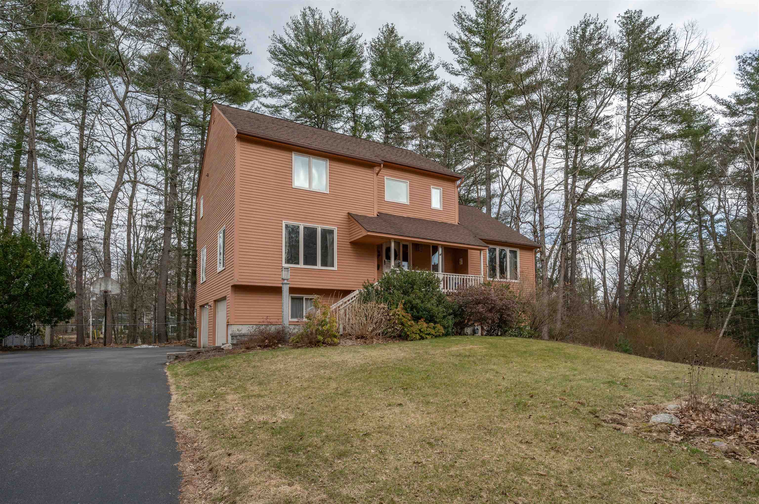 45 Pemberton Road Nashua, NH 03063 - Photo 1 of 37