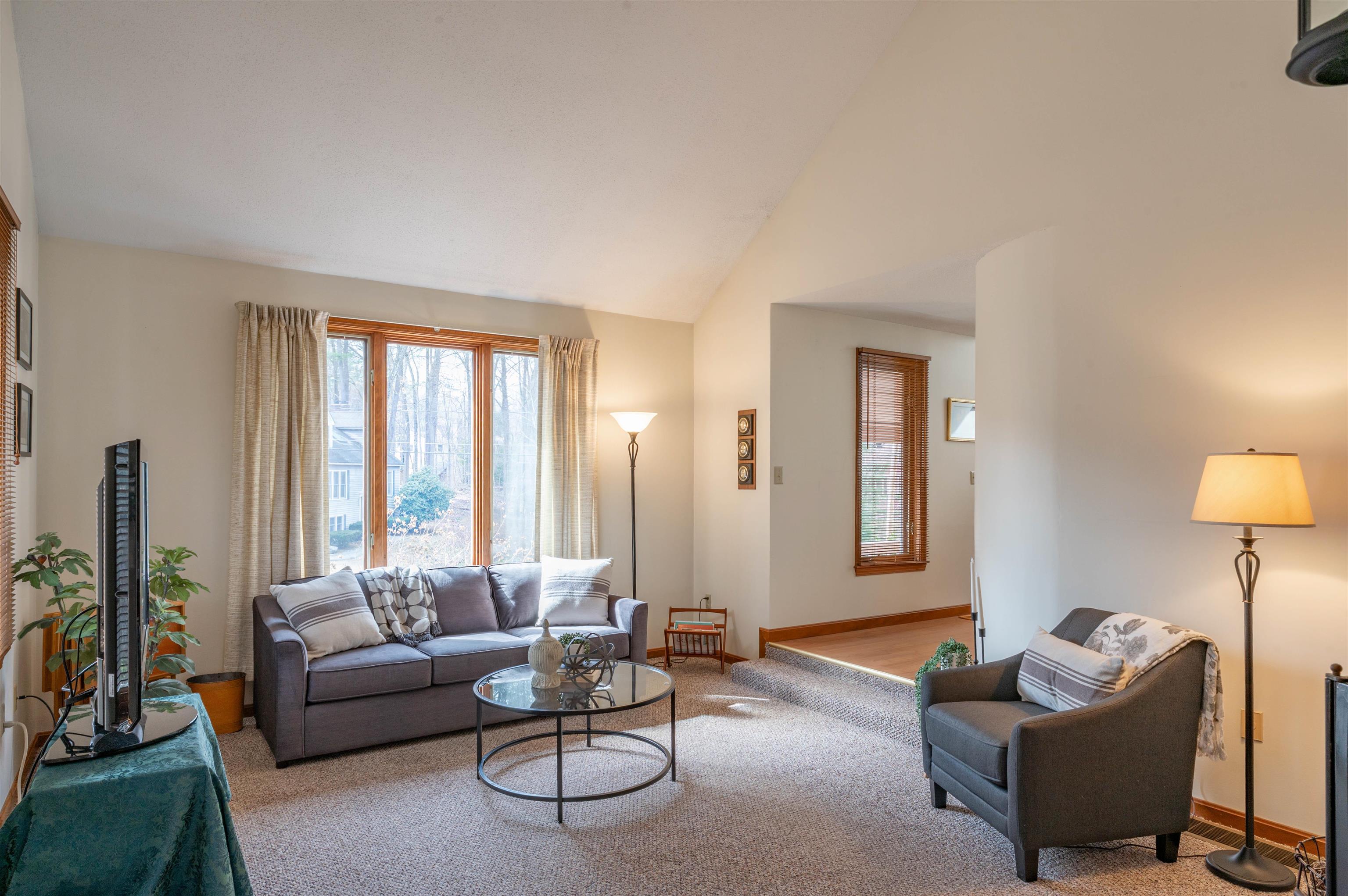 45 Pemberton Road Nashua, NH 03063 - Photo 12 of 37