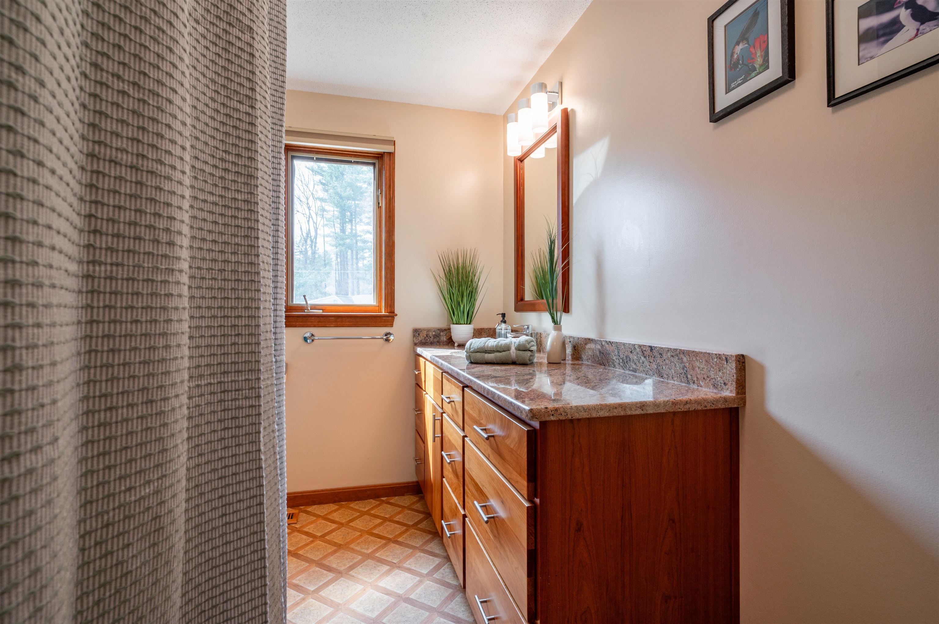 45 Pemberton Road Nashua, NH 03063 - Photo 18 of 37