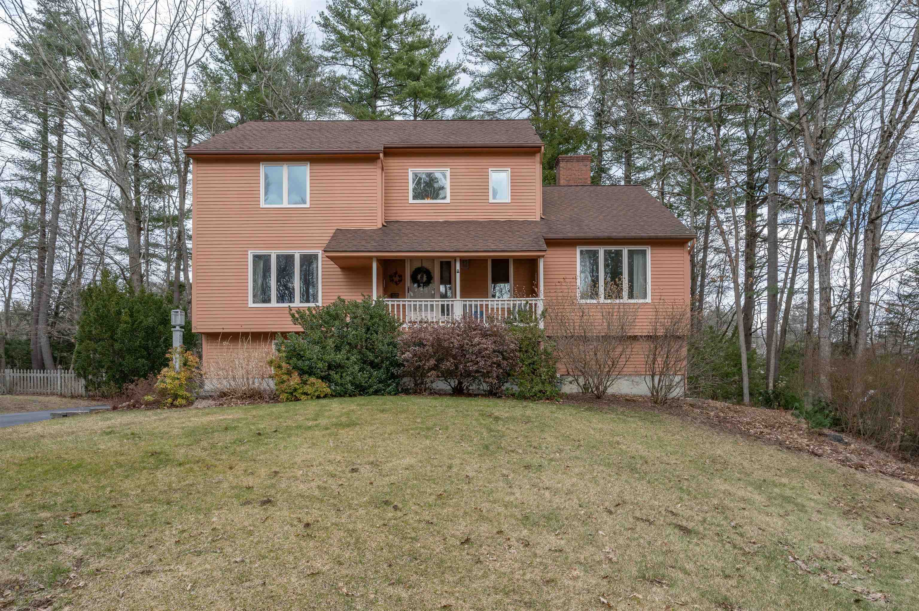 45 Pemberton Road Nashua, NH 03063 - Photo 2 of 37