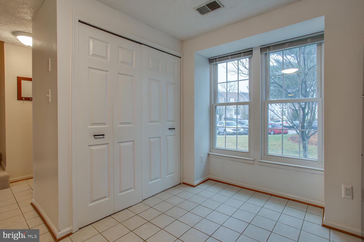 6949 Villa-Del-Rey Court Springfield, VA 22150 - Photo 8 of 35
