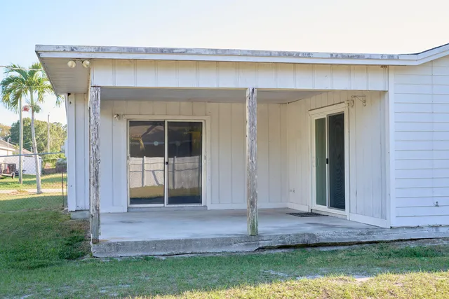 $264,900 | 443 Southwest Meadow Terrace, Port St. Lucie, FL 34984