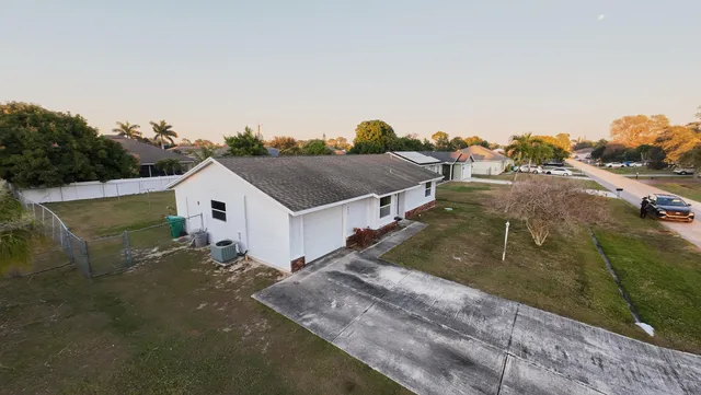 $264,900 | 443 Southwest Meadow Terrace, Port St. Lucie, FL 34984