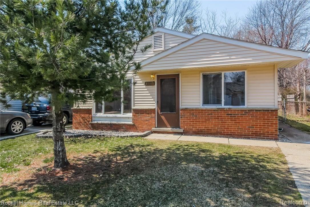 19981 Rensellor Street Livonia, MI 48152 - Photo 1 of 24 001-Front_View-5572813-medium.jpg