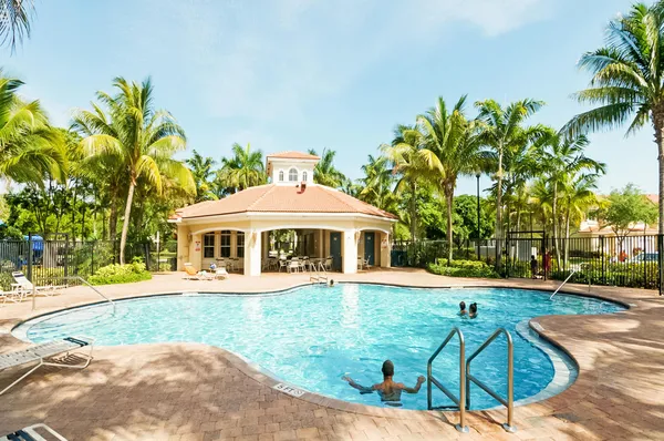 $2,995 | 2757 South Evergreen Circle, Boynton Beach, FL 33426