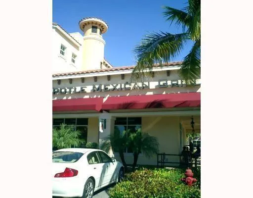 $2,995 | 2757 South Evergreen Circle, Boynton Beach, FL 33426