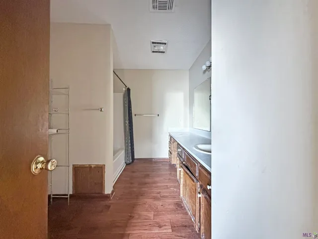 $300,000 | 5257 Brightside View Drive, Unit 4, Baton Rouge, LA 70820