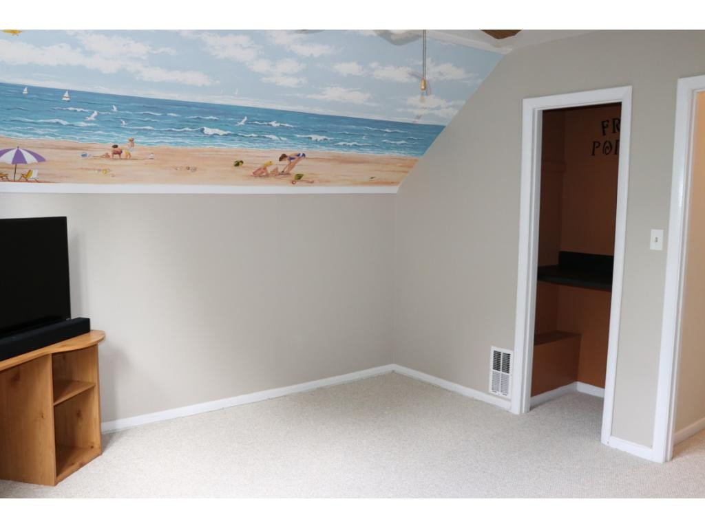 271 Cherokee Road Bristol, VA 24201 - Photo 15 of 33 Photo 15