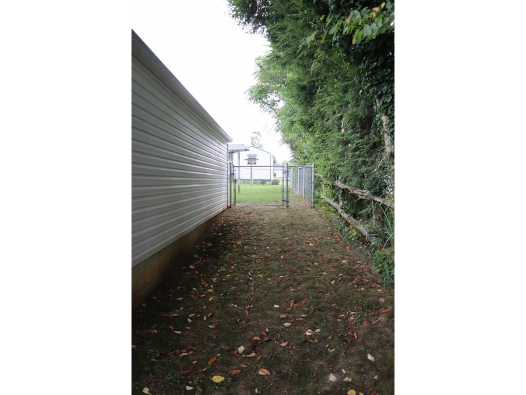 271 Cherokee Road Bristol, VA 24201 - Photo 27 of 33 Photo 27