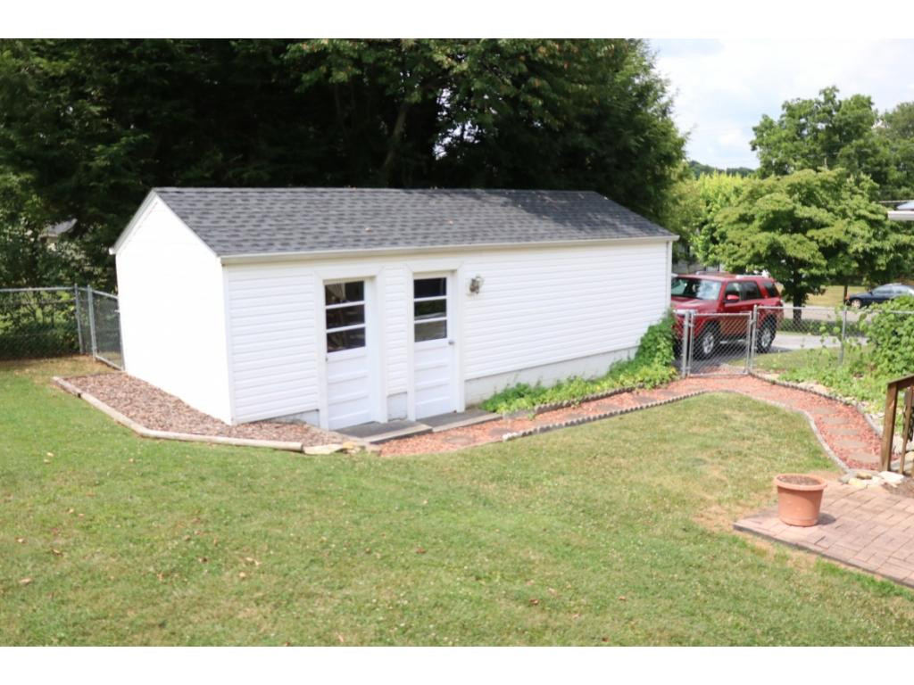 271 Cherokee Road Bristol, VA 24201 - Photo 28 of 33 Photo 28