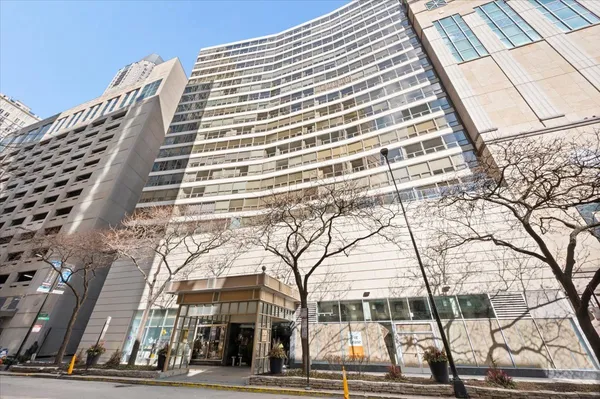 $499,000 | 110 East Delaware Place, Unit 404, Chicago, IL 60611