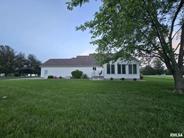 $425,000 | 14327 McRaven Lane, Mount Vernon, IL 62864