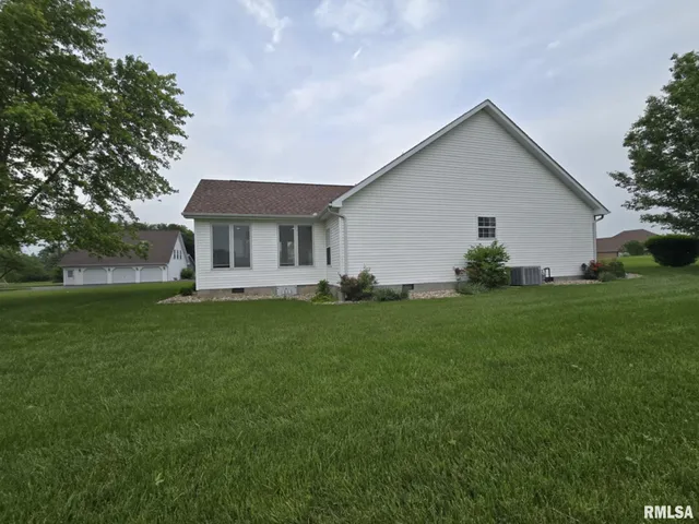 $425,000 | 14327 McRaven Lane, Mount Vernon, IL 62864