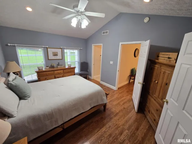 $425,000 | 14327 McRaven Lane, Mount Vernon, IL 62864