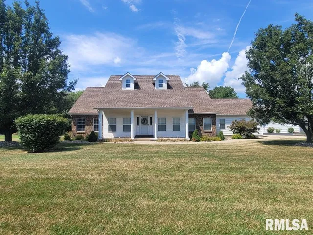 $425,000 | 14327 McRaven Lane, Mount Vernon, IL 62864