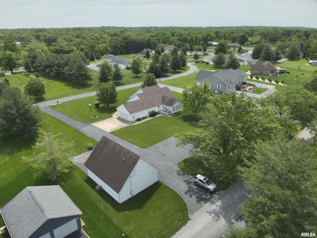 $425,000 | 14327 McRaven Lane, Mount Vernon, IL 62864